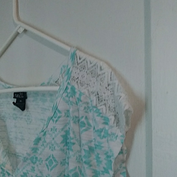 Tee - Picture 3 of 3